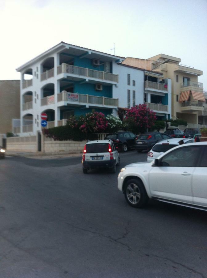 Edificio Cannizzo Scoglitti Bagian luar foto