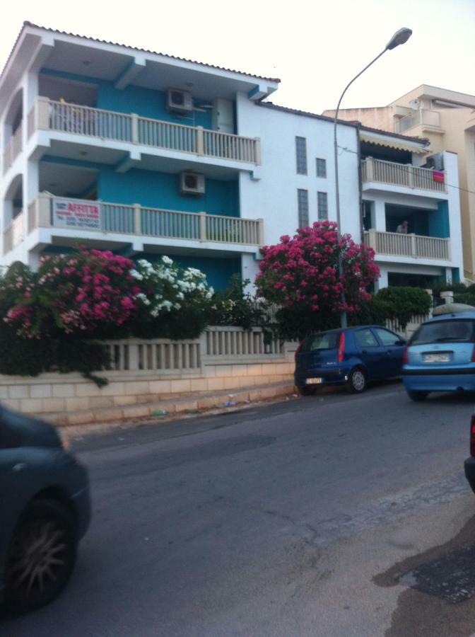 Edificio Cannizzo Scoglitti Bagian luar foto