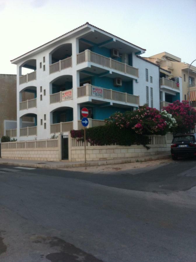Edificio Cannizzo Scoglitti Bagian luar foto