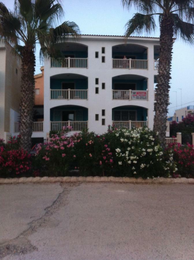 Edificio Cannizzo Scoglitti Bagian luar foto