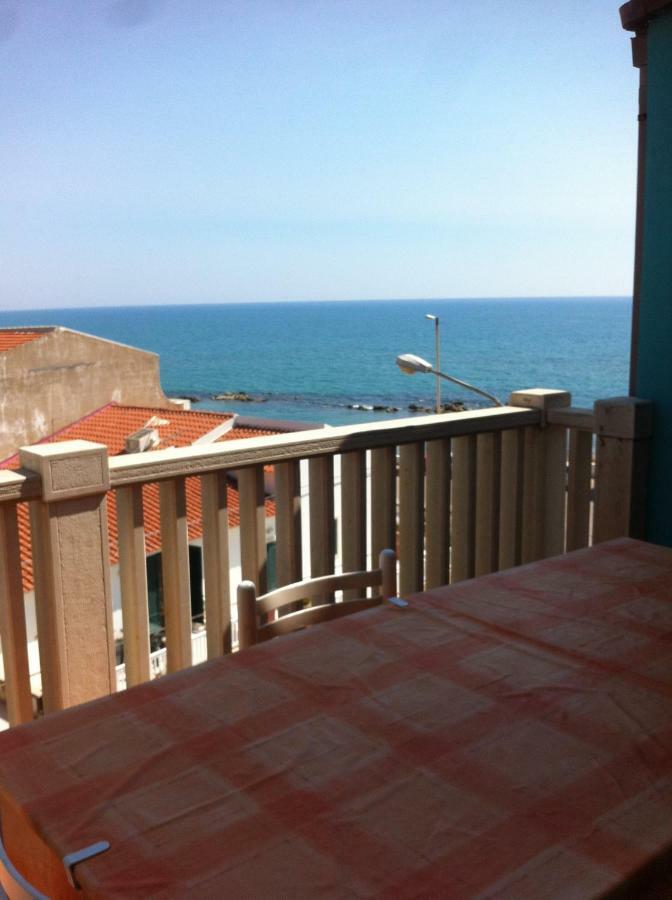 Edificio Cannizzo Scoglitti Bagian luar foto
