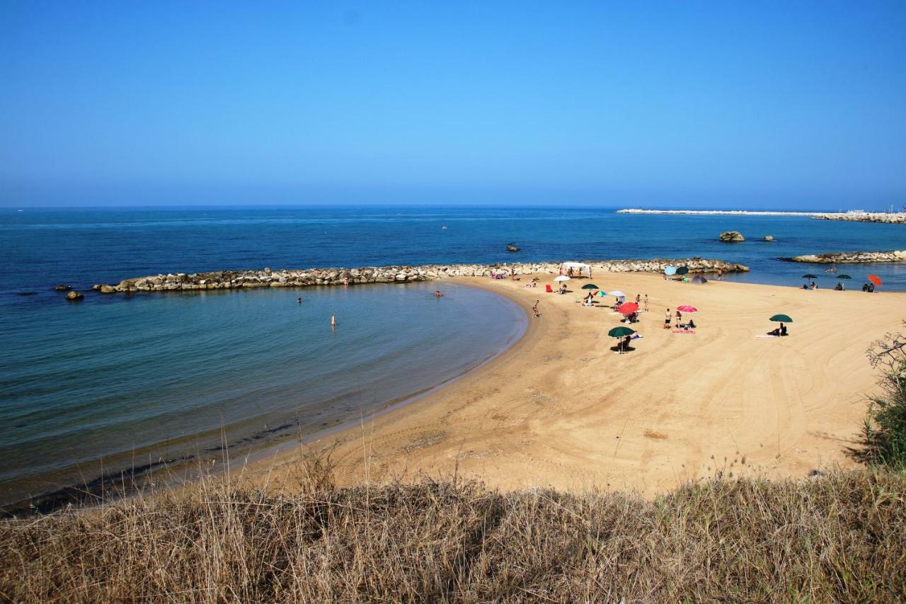Edificio Cannizzo Scoglitti Bagian luar foto
