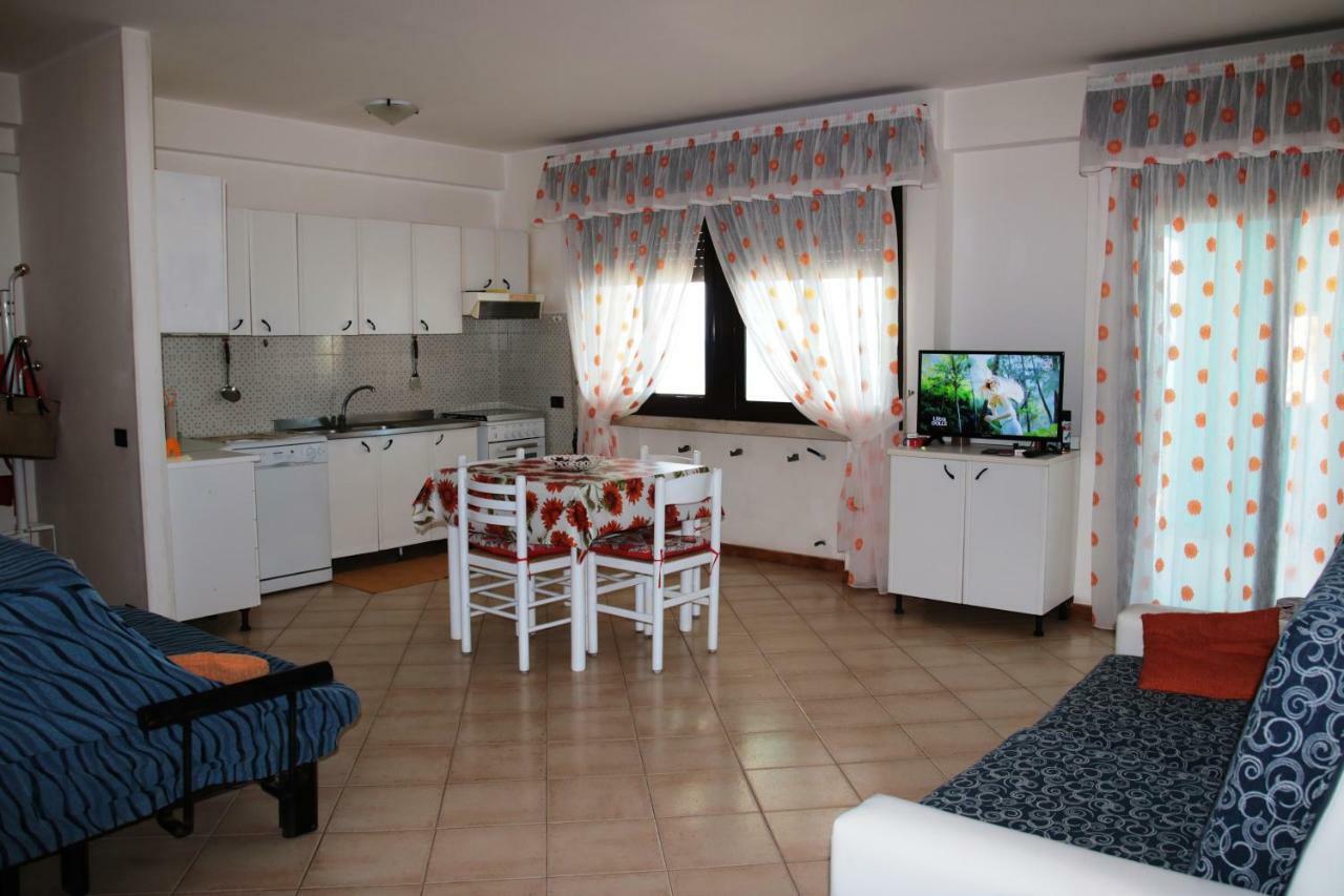 Edificio Cannizzo Scoglitti Bagian luar foto
