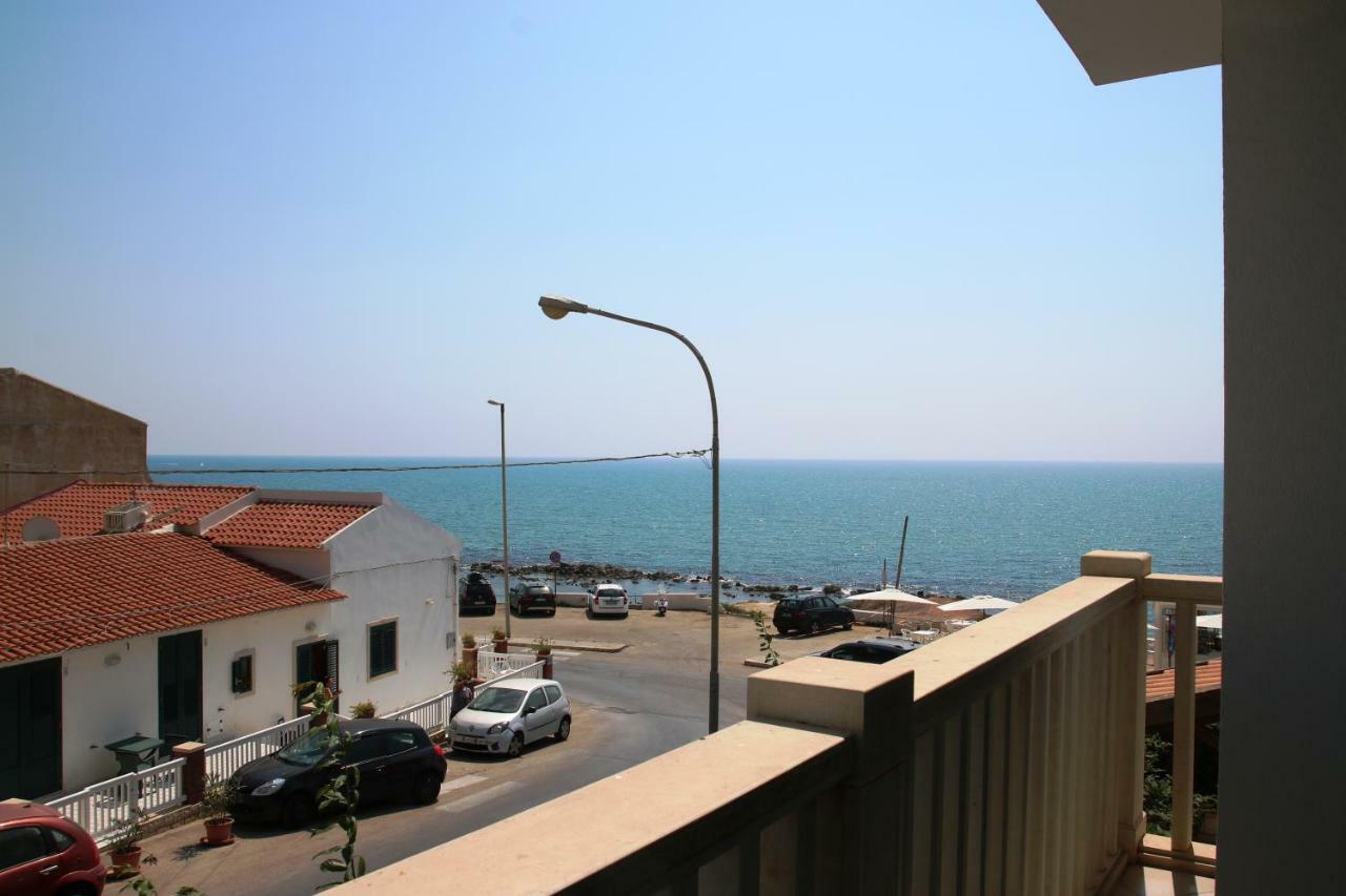 Edificio Cannizzo Scoglitti Bagian luar foto
